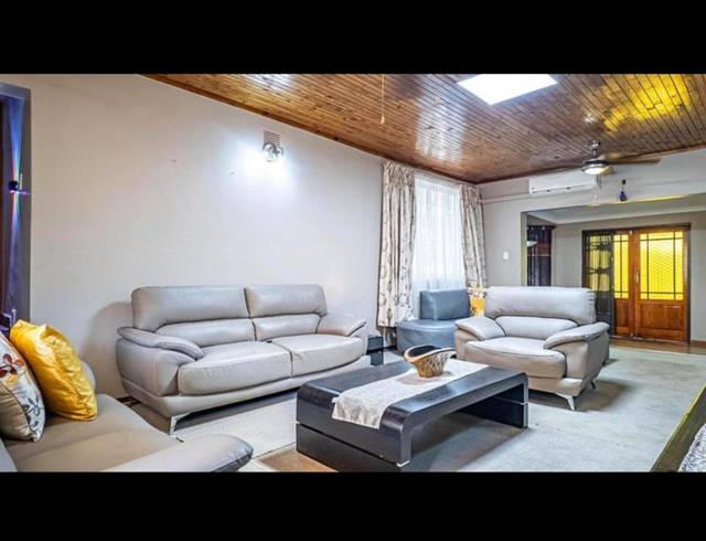 3 BEDROOM HOUSE FOR SALE IN MOUNTAIN VIEW